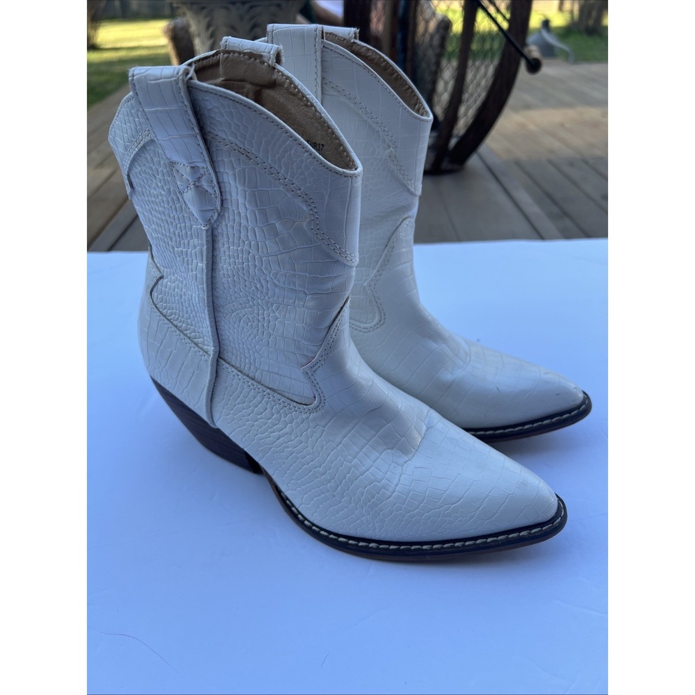 Arider Girl Cowboy Boots‎ Women's 7 White Animal Skin Print Casual Western